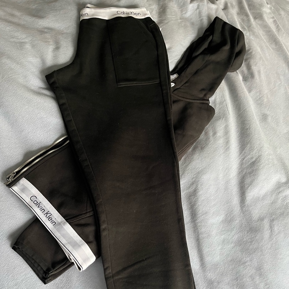 Calvin Klein Set - Picture 4 of 4